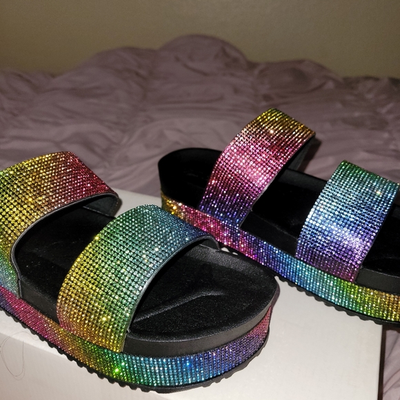 Platform - Picture 2 of 2